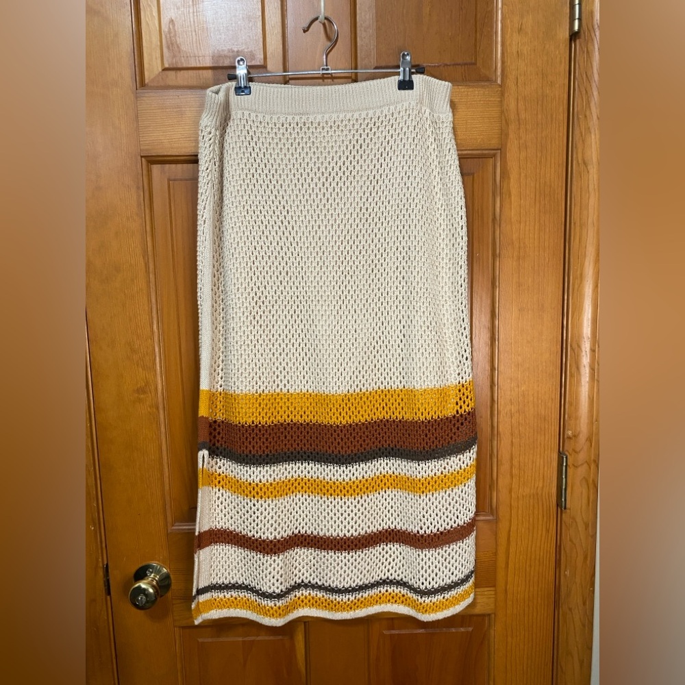 NWT CATO STRIPED SCALLOPED OPEN
STITCH SKIRT - Picture 3 of 5